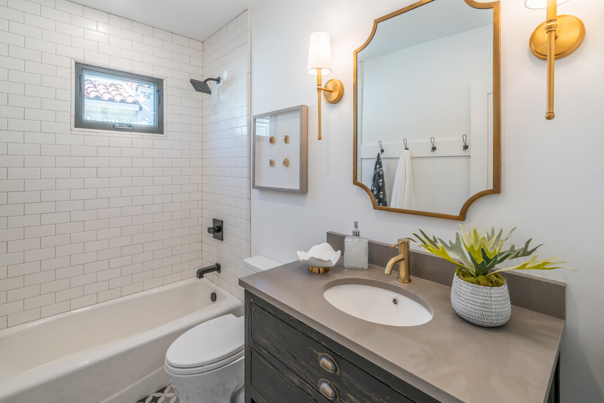 2932 Hermosa Road Santa Barbara, CA 93105 - Photo 23 of 32 Bathroom 2