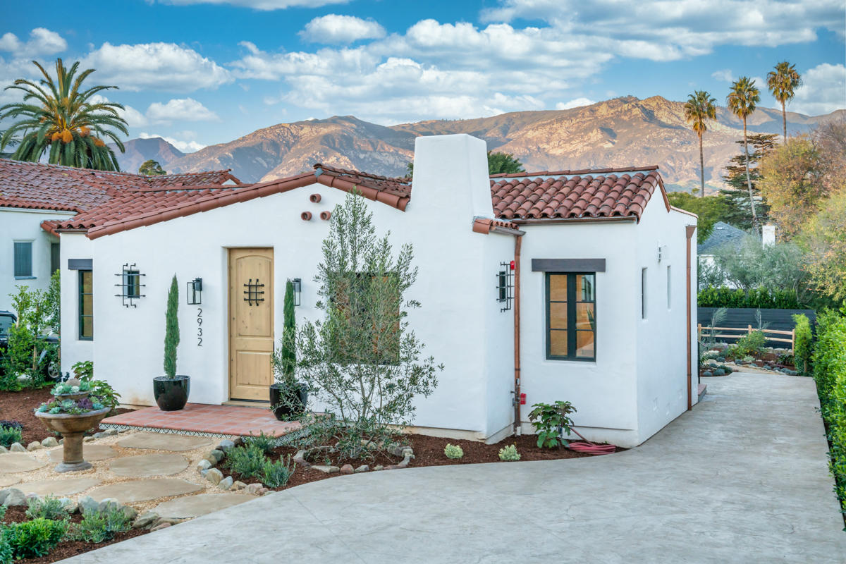 2932 Hermosa Road Santa Barbara, CA 93105 - Photo 31 of 32 Driveway