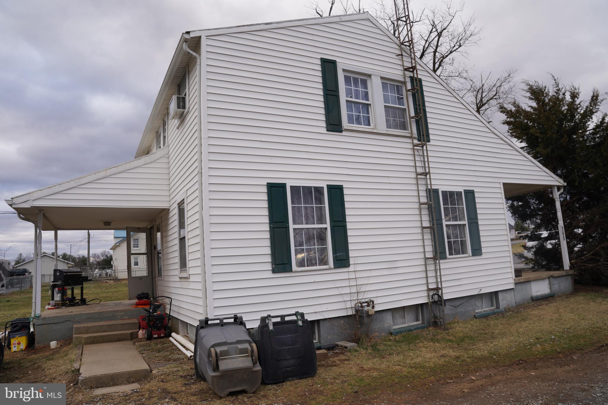 185 Middleway Inwood, WV 25428 - Photo 11 of 12 Gallery Image 11