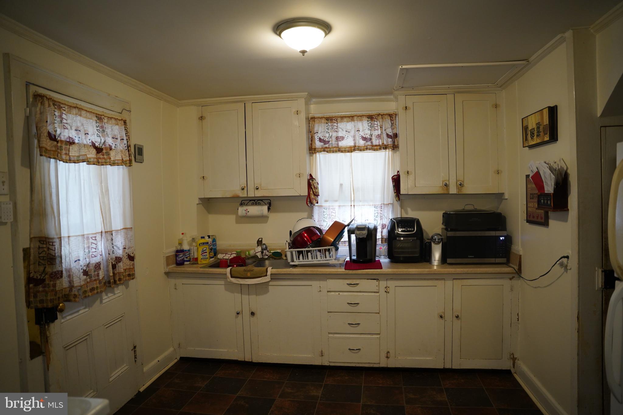 185 Middleway Inwood, WV 25428 - Photo 6 of 12 Gallery Image 6