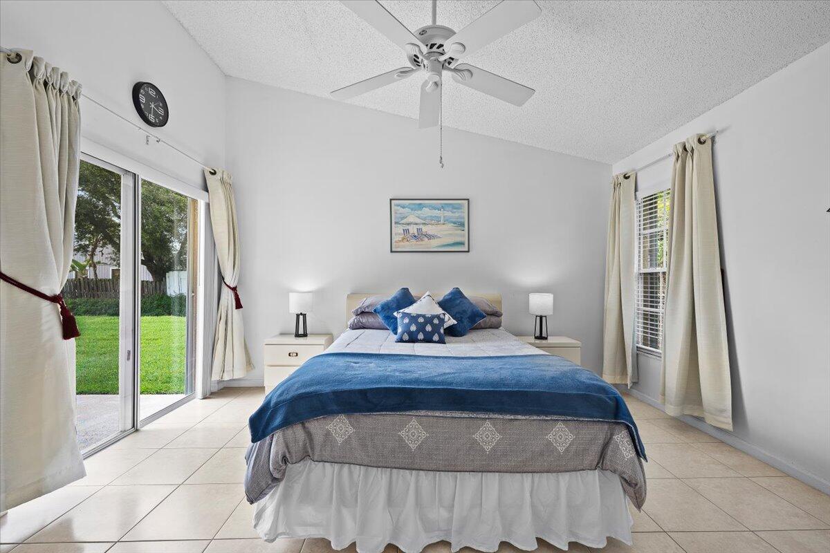 6397 Garrett Street Jupiter, FL 33458 - Photo 18 of 36 19-LUX_0945