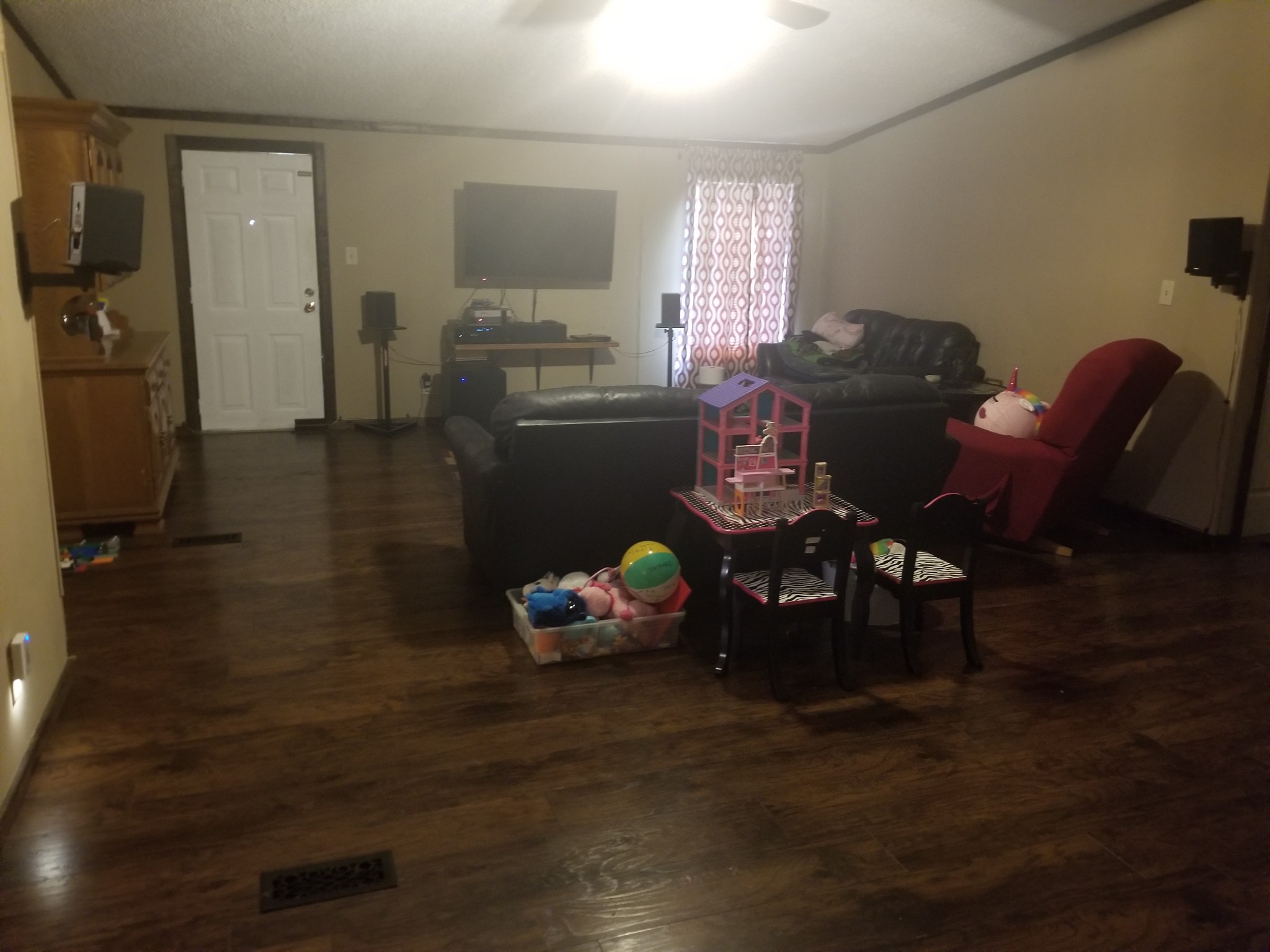 1919 Pleasant Hill Road Prospect, TN 38477 - Photo 2 of 9 a living room with furniture and a window