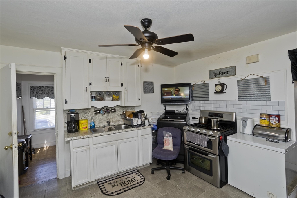 320 Oakland Street Springfield, MA 01108 - Photo 22 of 28