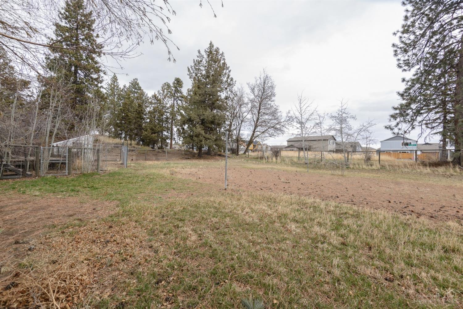 480 Southeast Reed Market Road Bend, OR 97702 - Photo 5 of 11 Additional Photo