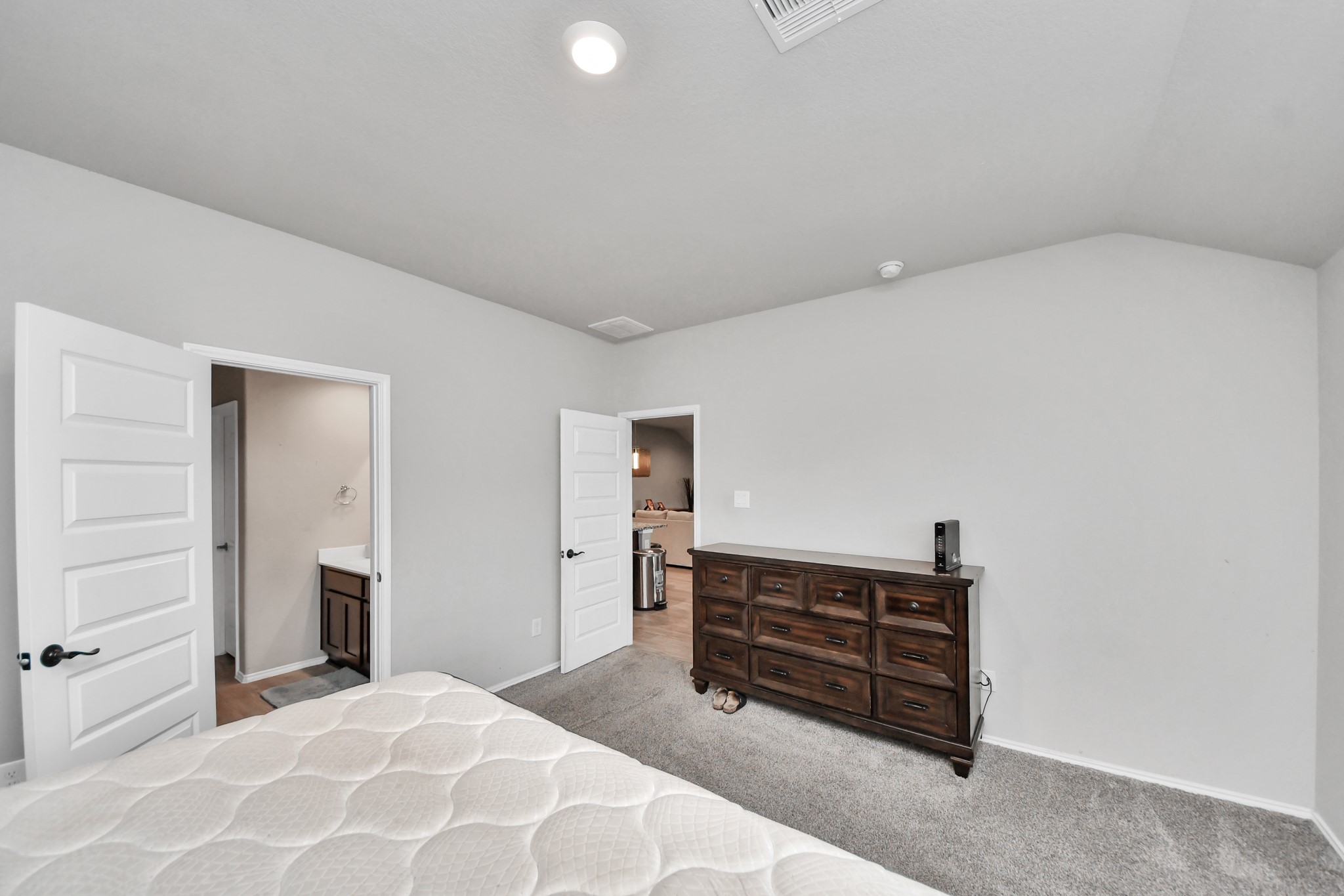 1819 Turtle Bluff Lane Rosenberg, TX 77469 - Photo 16 of 34 Huge primary bedroom offering plenty of space for a large bed and sitting area!