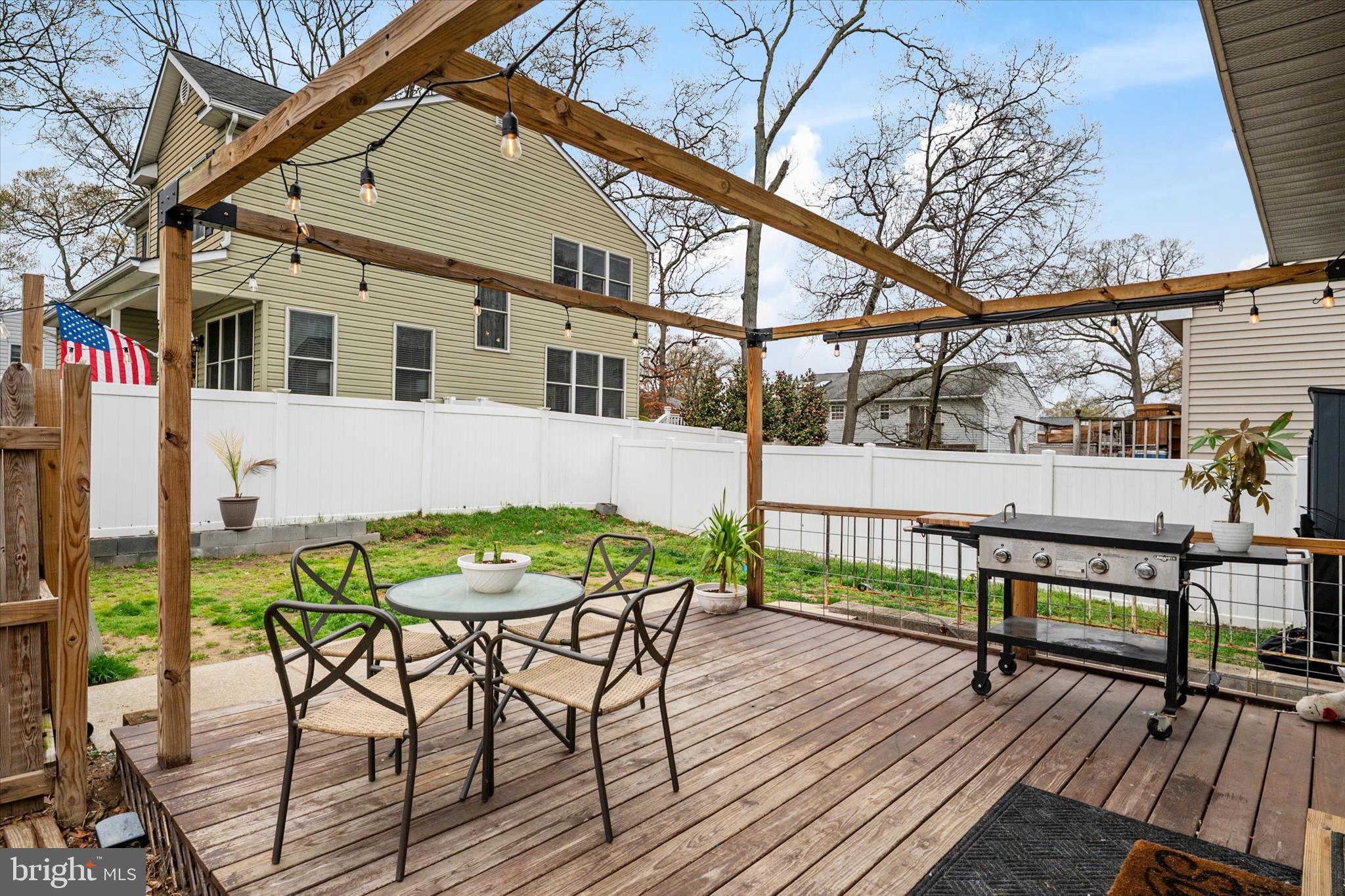 7850 East Shore Road Pasadena, MD 21122 - Photo 30 of 34 Backyard