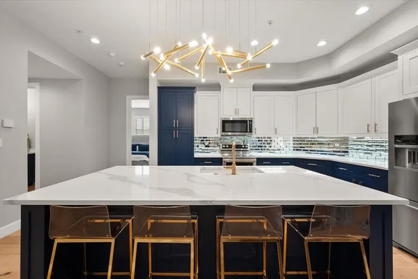 $595,000 | 1207 Beaconsfield Lane, Unit 405, Arlington, TX 76011