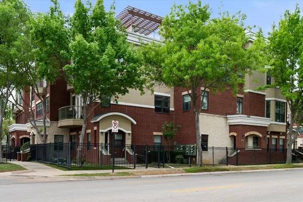 $595,000 | 1207 Beaconsfield Lane, Unit 405, Arlington, TX 76011