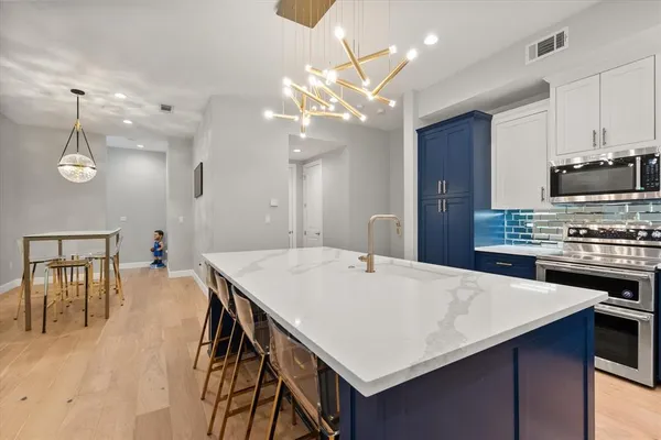 $595,000 | 1207 Beaconsfield Lane, Unit 405, Arlington, TX 76011