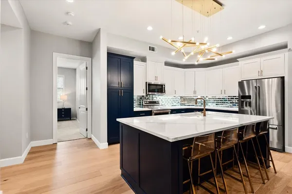 $595,000 | 1207 Beaconsfield Lane, Unit 405, Arlington, TX 76011