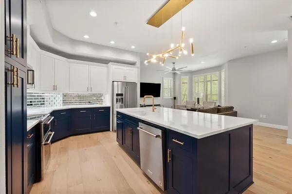 $595,000 | 1207 Beaconsfield Lane, Unit 405, Arlington, TX 76011