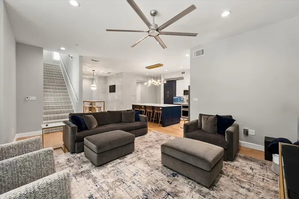 $595,000 | 1207 Beaconsfield Lane, Unit 405, Arlington, TX 76011