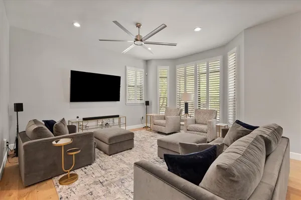 $595,000 | 1207 Beaconsfield Lane, Unit 405, Arlington, TX 76011