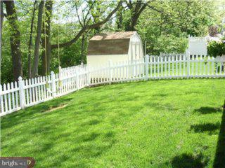 72 Michigan Drive Sinking Spring, PA 19608 - Photo 3 of 6