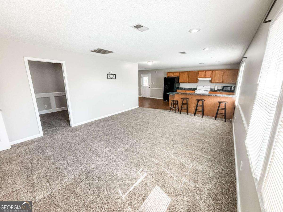 411 B Jeffords Road Winder, GA 30680 - Photo 8 of 12