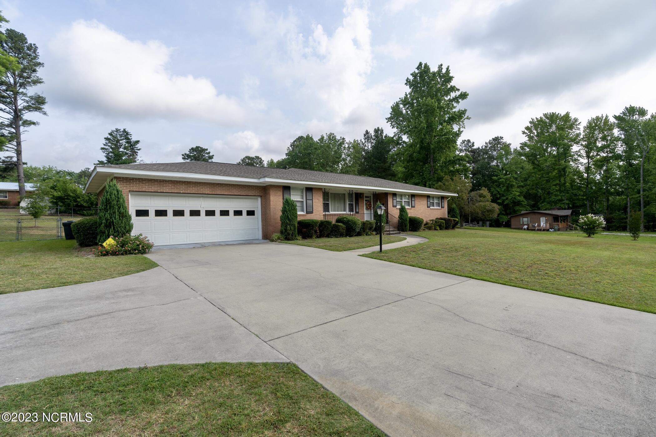 1017 Richmond Road Rockingham, NC 28379 - Photo 3 of 23 DSC06334