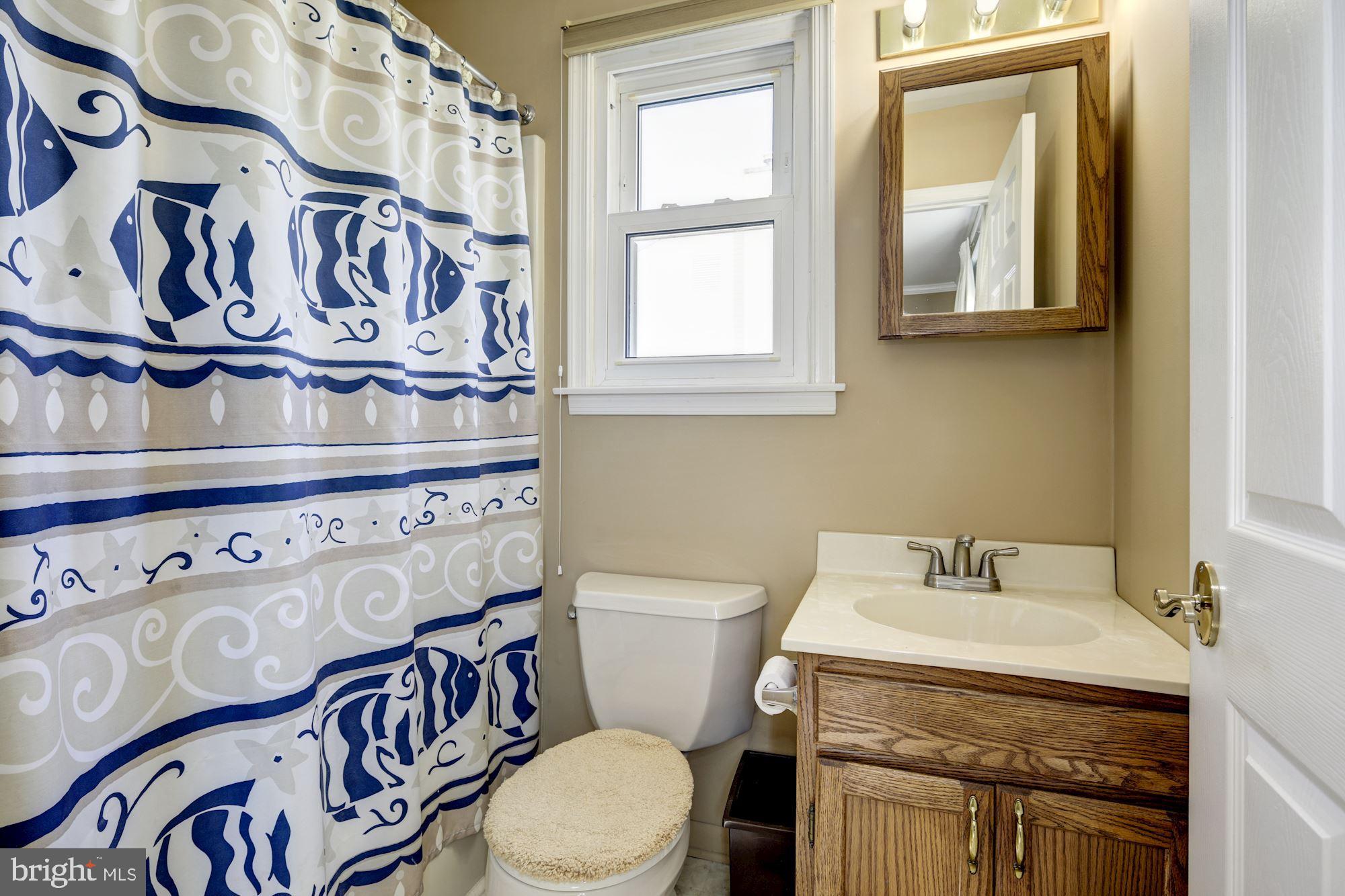 4209 Cottington Road Baltimore, MD 21236 - Photo 22 of 42 Large master bath with tub and shower.