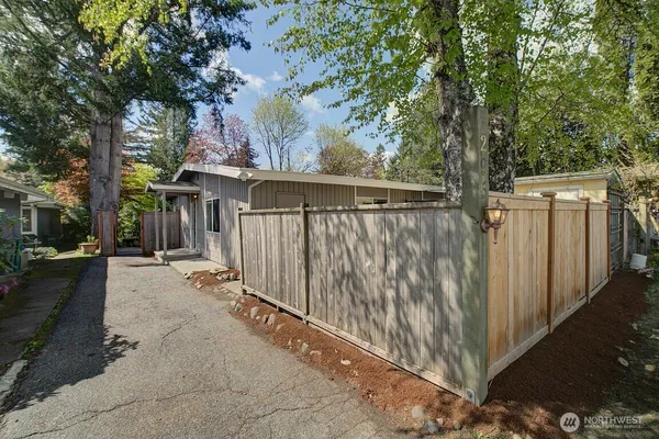 $3,000 | 295 1st Avenue Northwest, Issaquah, WA 98027