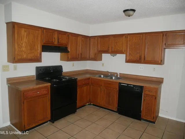 $1,295 | 3410 Greenway Drive, Horn Lake, MS 38637