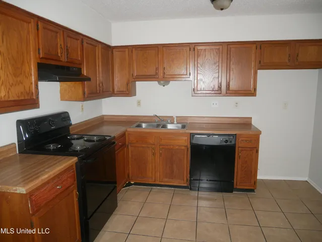 $1,295 | 3410 Greenway Drive, Horn Lake, MS 38637