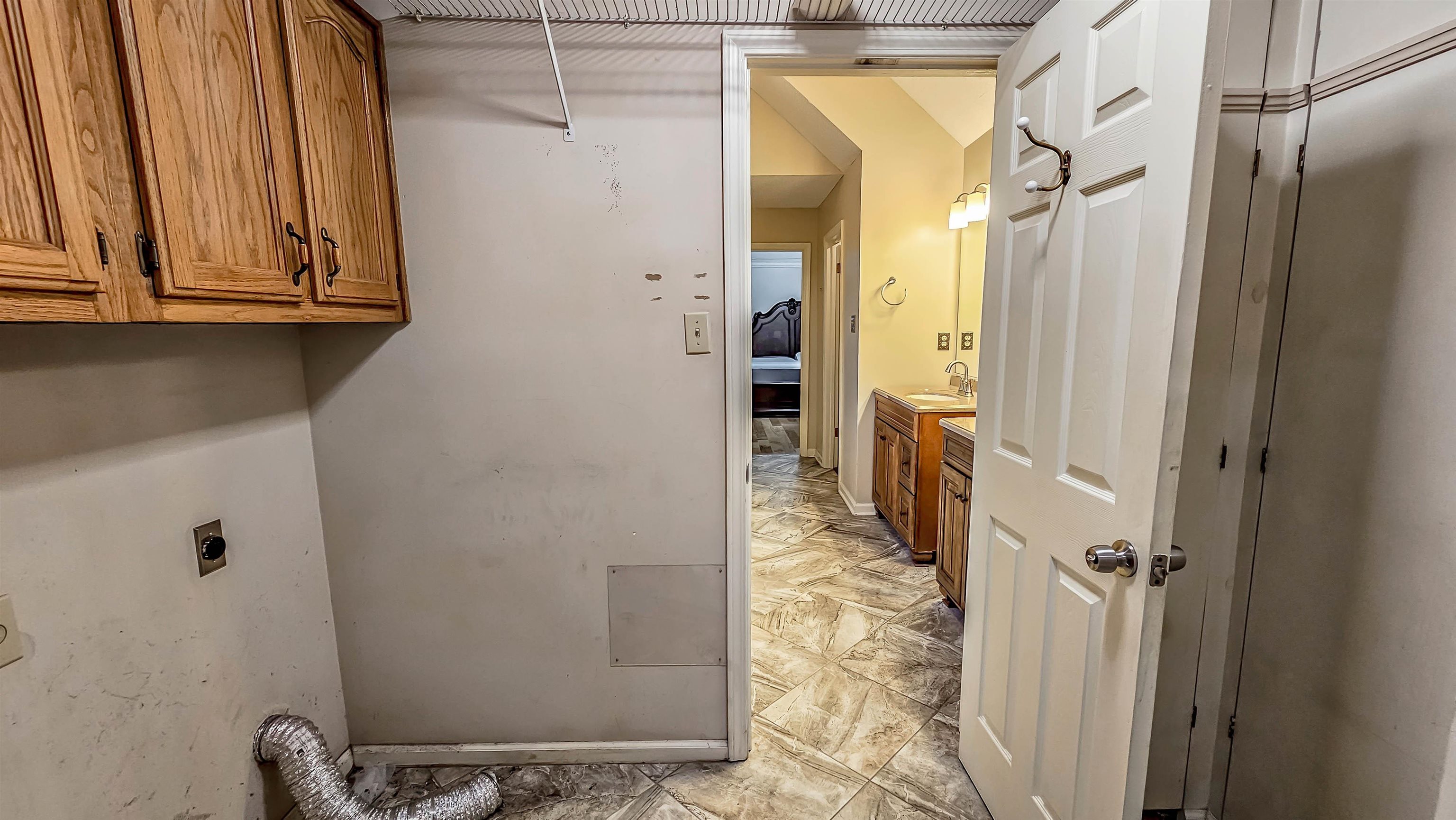 3103 Caledonian Road Memphis, TN 38119 - Photo 19 of 28 Access Off Kitchen & Primary Bath