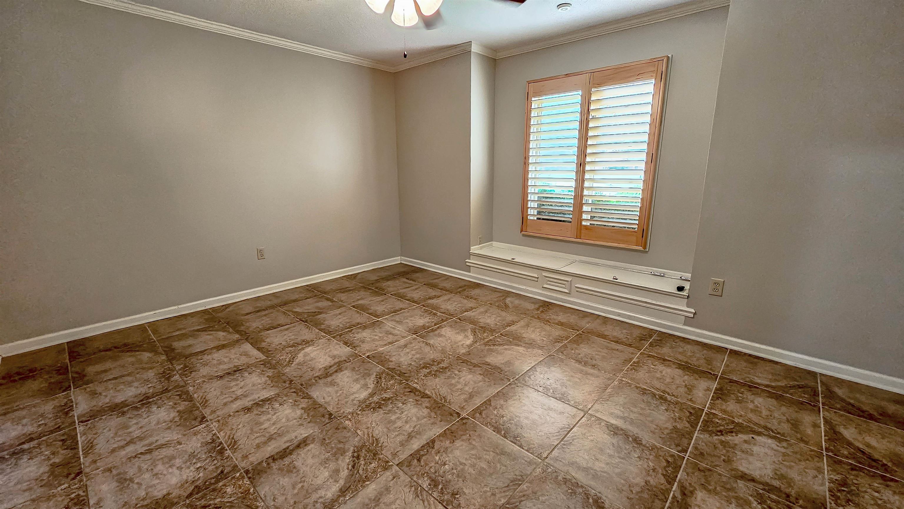 3103 Caledonian Road Memphis, TN 38119 - Photo 23 of 28 Window Seat with Storage
