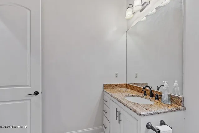 $2,000 | 216 Croft Row, Lafayette, LA 70503