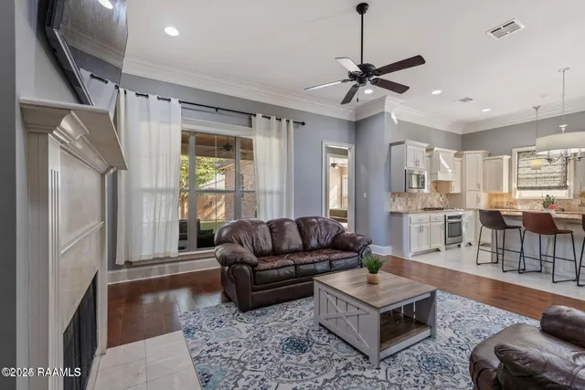 $2,000 | 216 Croft Row, Lafayette, LA 70503