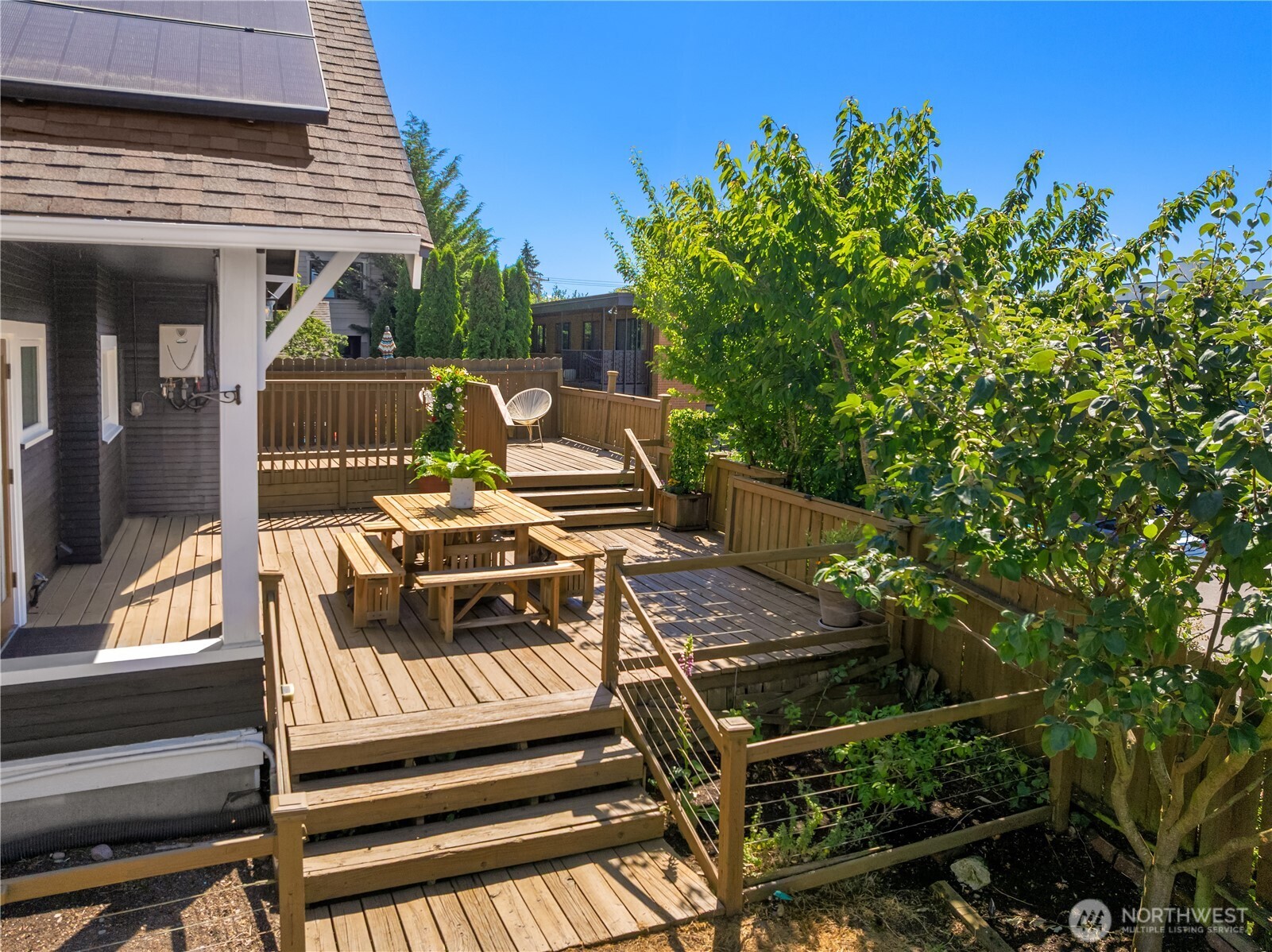907 Northeast 72nd Street Seattle, WA 98115 - Photo 27 of 39