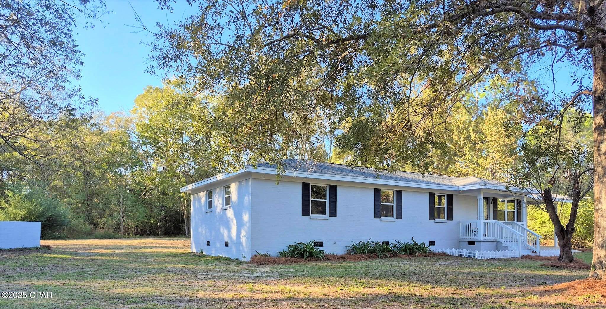 1850 North Holmes Creek Road Graceville, FL 32440 - Photo 3 of 16