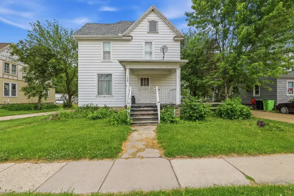 $179,900 | 108 Prospect Avenue, Beaver Dam, WI 53916
