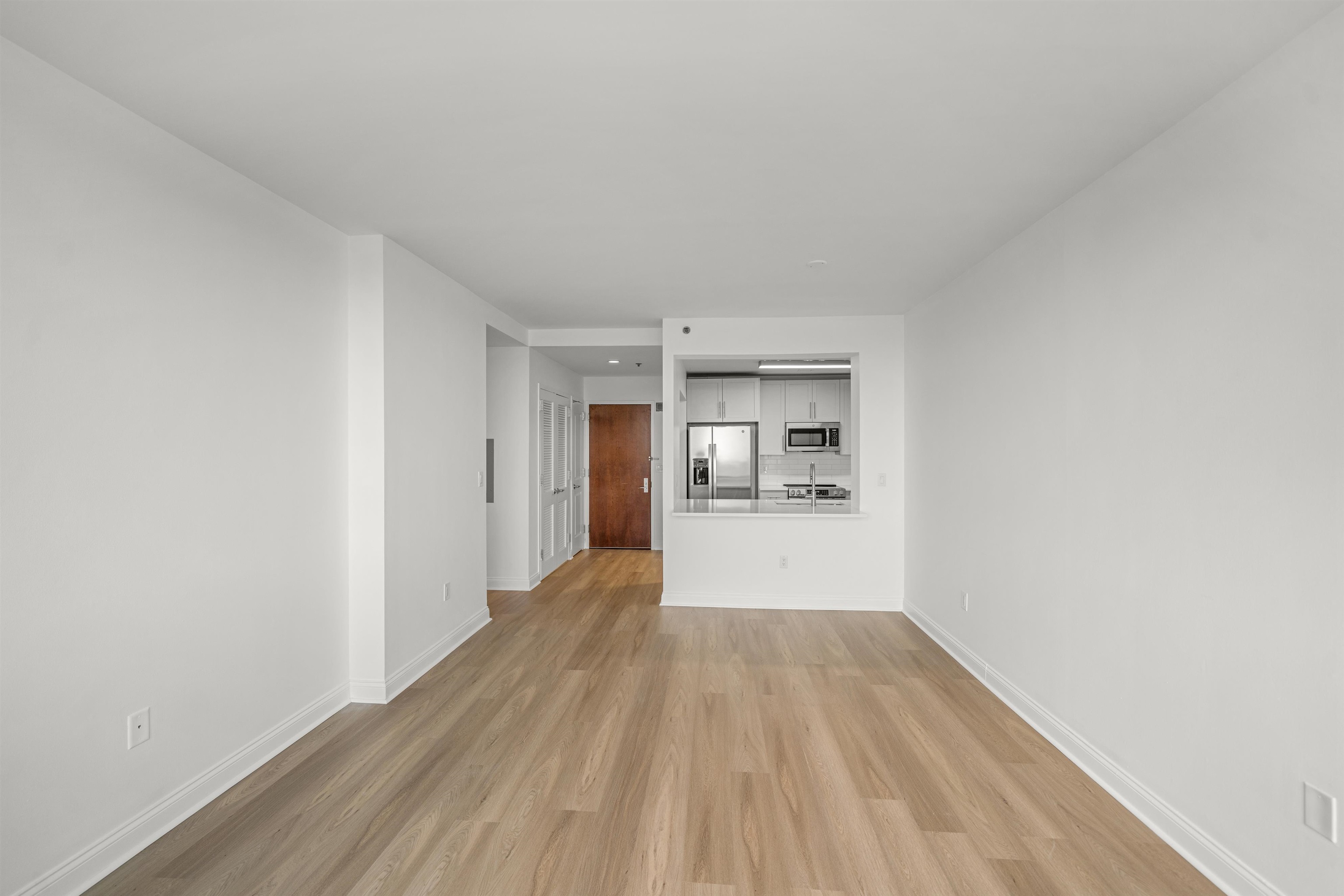 99 Gorge Road, Unit 1405 Edgewater, NJ 07020 - Photo 5 of 15
