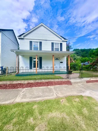 $149,000 | 817 Rose Avenue, Clifton Forge, VA 24422