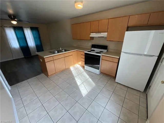 $1,195 | 1512 Perkins Street, Greensboro, NC 27401