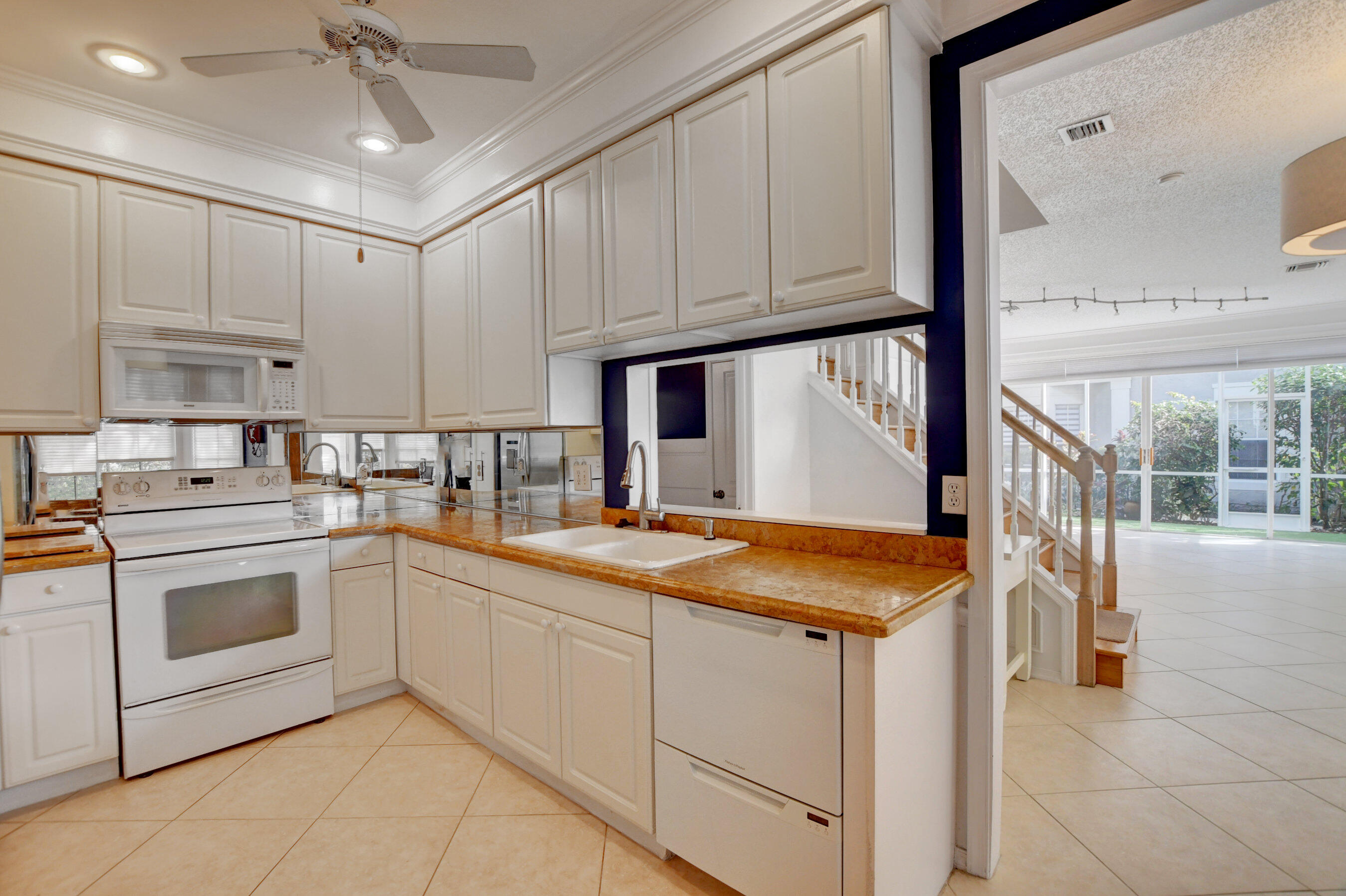 5444 Grand Park Place Boca Raton, FL 33431 - Photo 13 of 45 KITCHEN