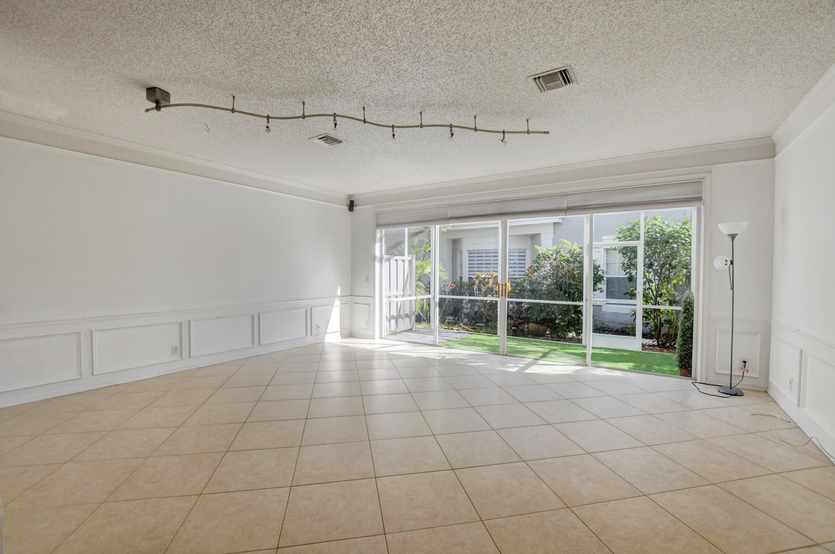 5444 Grand Park Place Boca Raton, FL 33431 - Photo 5 of 45 LIVING ROOM