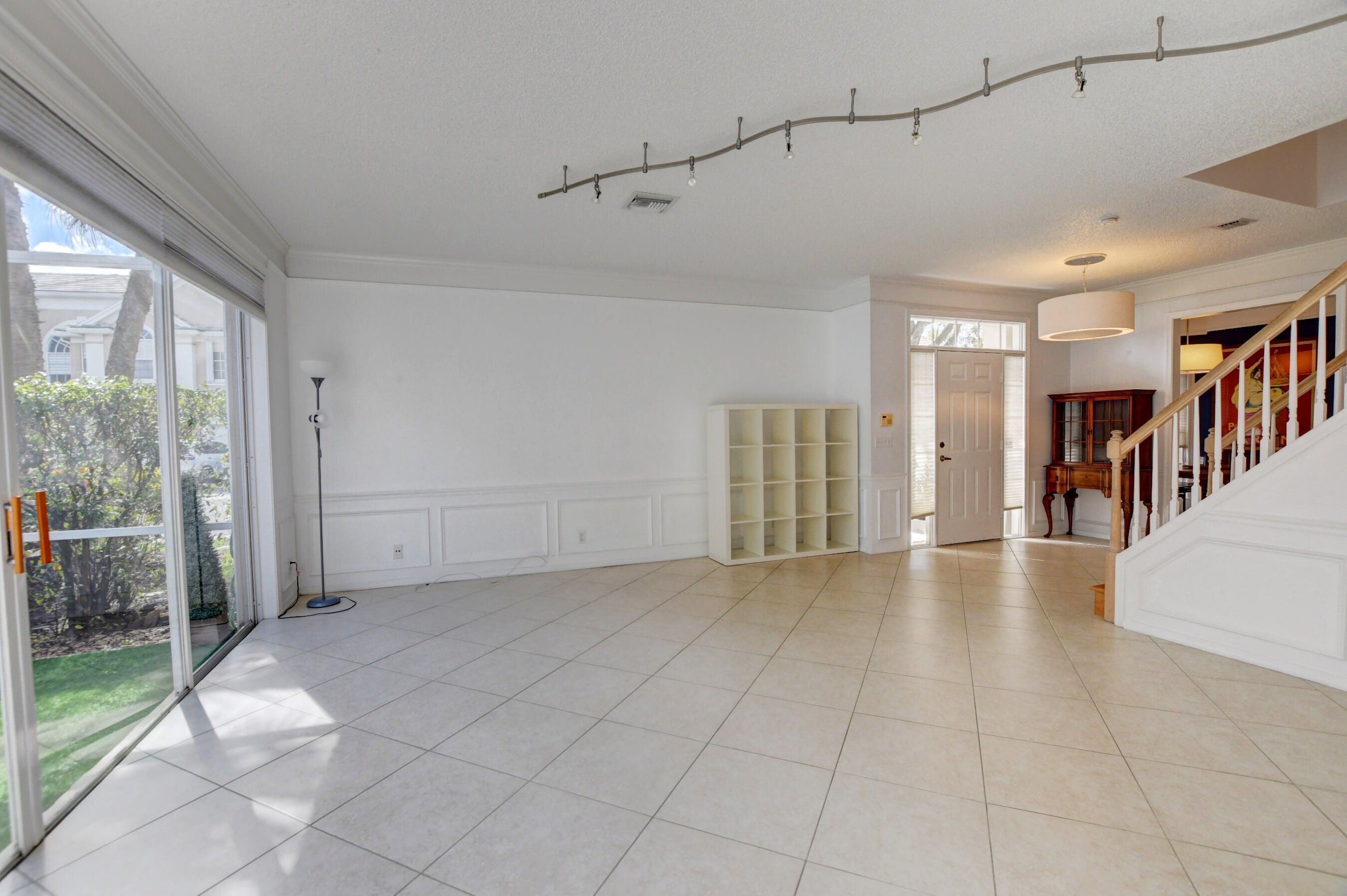 5444 Grand Park Place Boca Raton, FL 33431 - Photo 7 of 45 LIVING ROOM