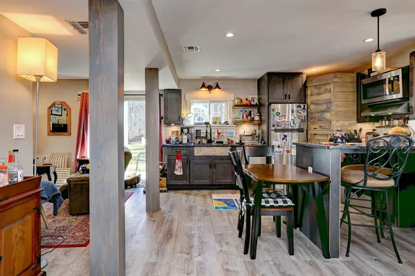 $498,500 | 424 Bridge Street, Suffield, CT 06078