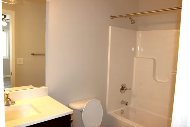 $2,000 | 103 East Division Street, Unit 103, Manteno, IL 60950