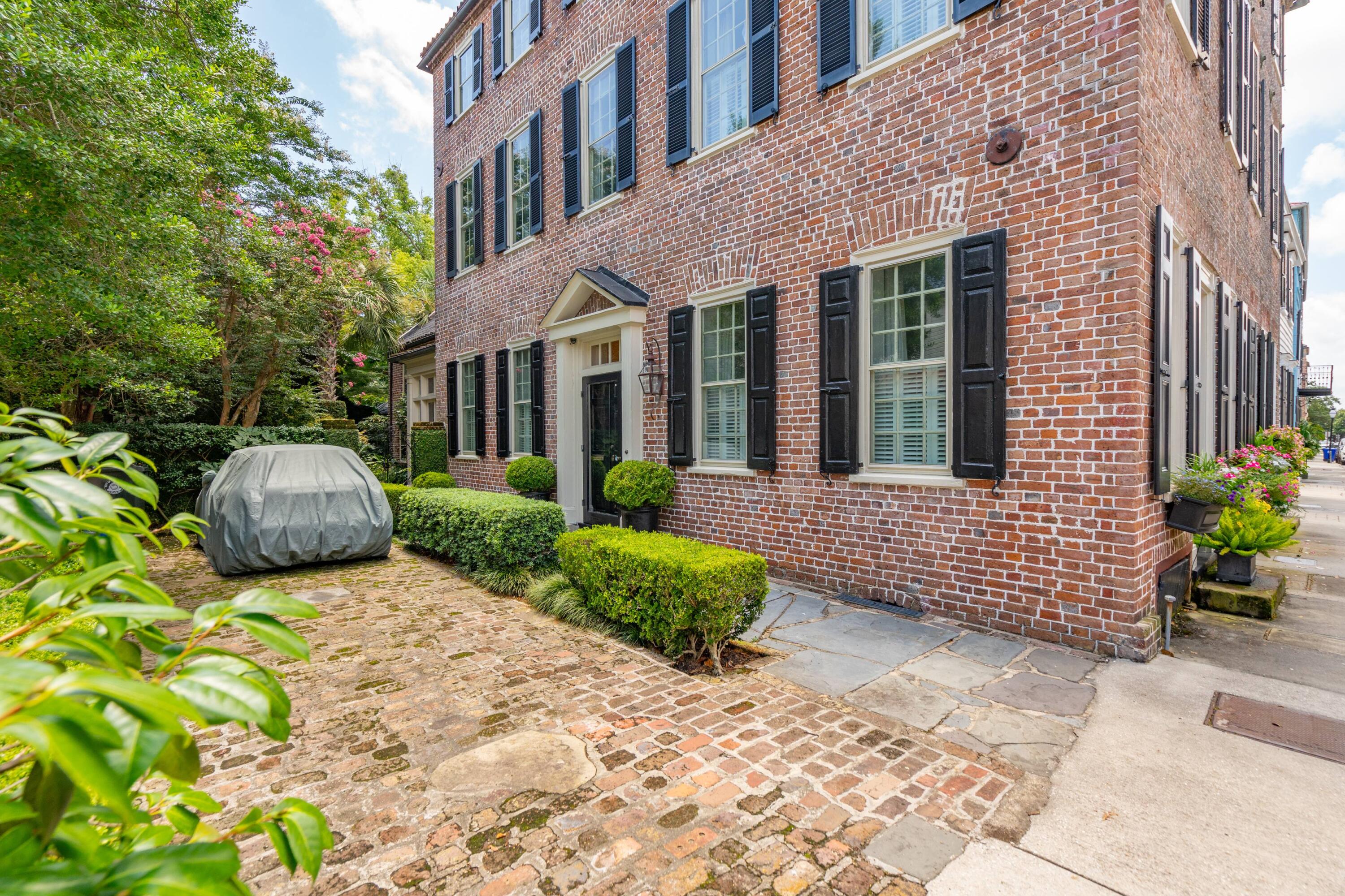 41 Tradd Street Charleston, SC 29401 - Photo 2 of 84 2