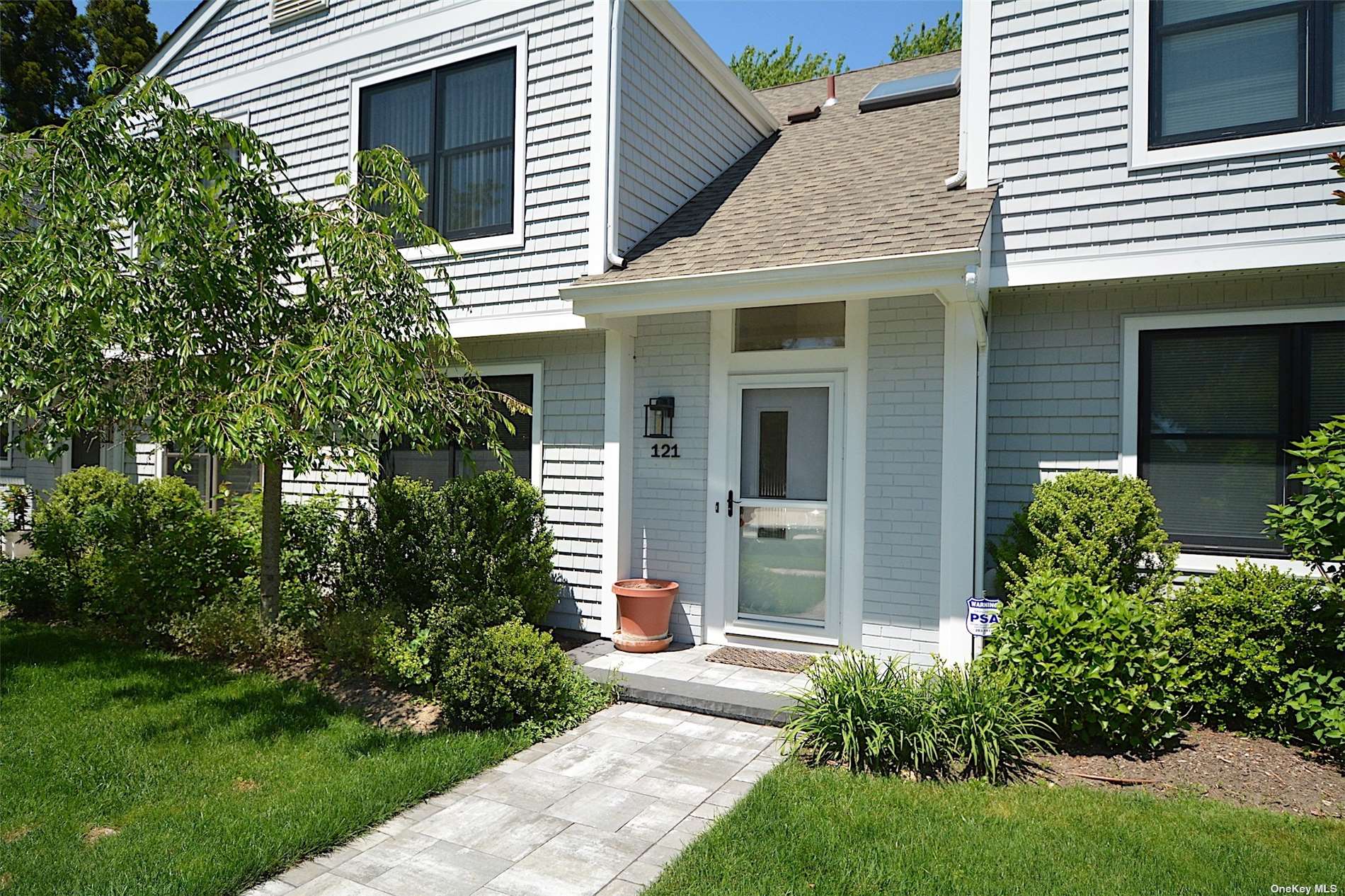 50 Hubbard Lane, Unit 121, Southampton, NY 11968 Compass