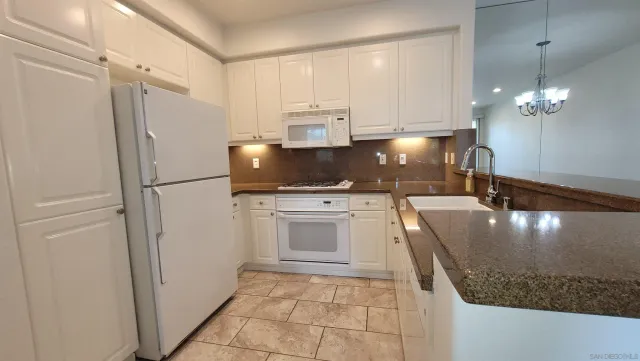 $2,700 | 10750 Sabre Hill Drive, Unit 246, San Diego, CA 92128
