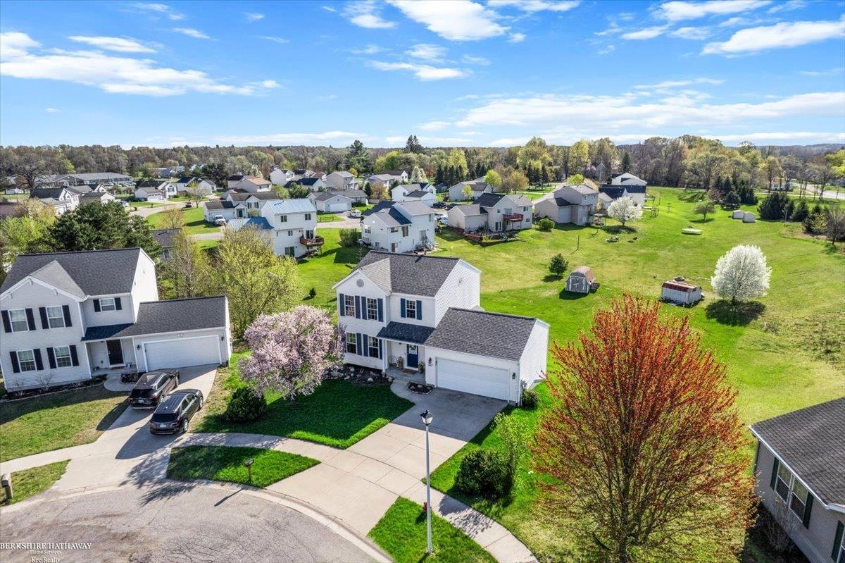 347 Pine Ridge Drive Belding, MI 48809 - Photo 2 of 28 50173215-302d313f-72a3-49e9-a586-ad81a4c1dc94.JPG