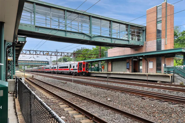 $6,300 | 280 Purchase Street, Unit 2, Rye, NY 10580