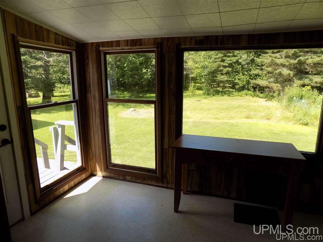 877 N River Road Manistique, MI 49854 - Photo 15 of 43
