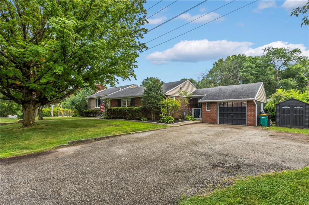 217 Westmont Road Pittsburgh, PA 15237 - Photo 3 of 25 Gallery Image 3