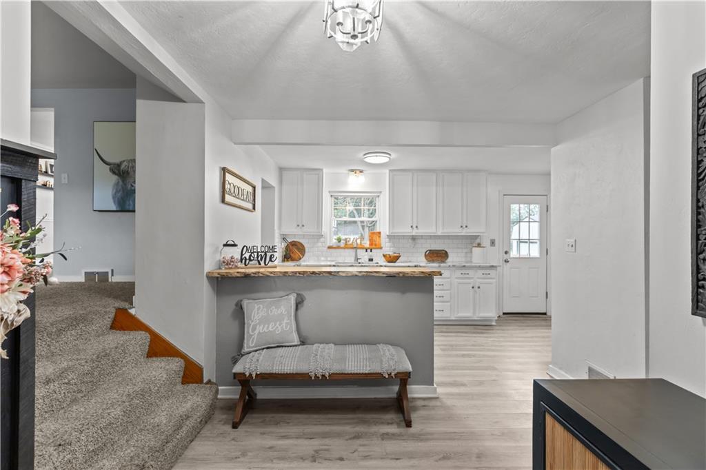 217 Westmont Road Pittsburgh, PA 15237 - Photo 4 of 25 Gallery Image 4