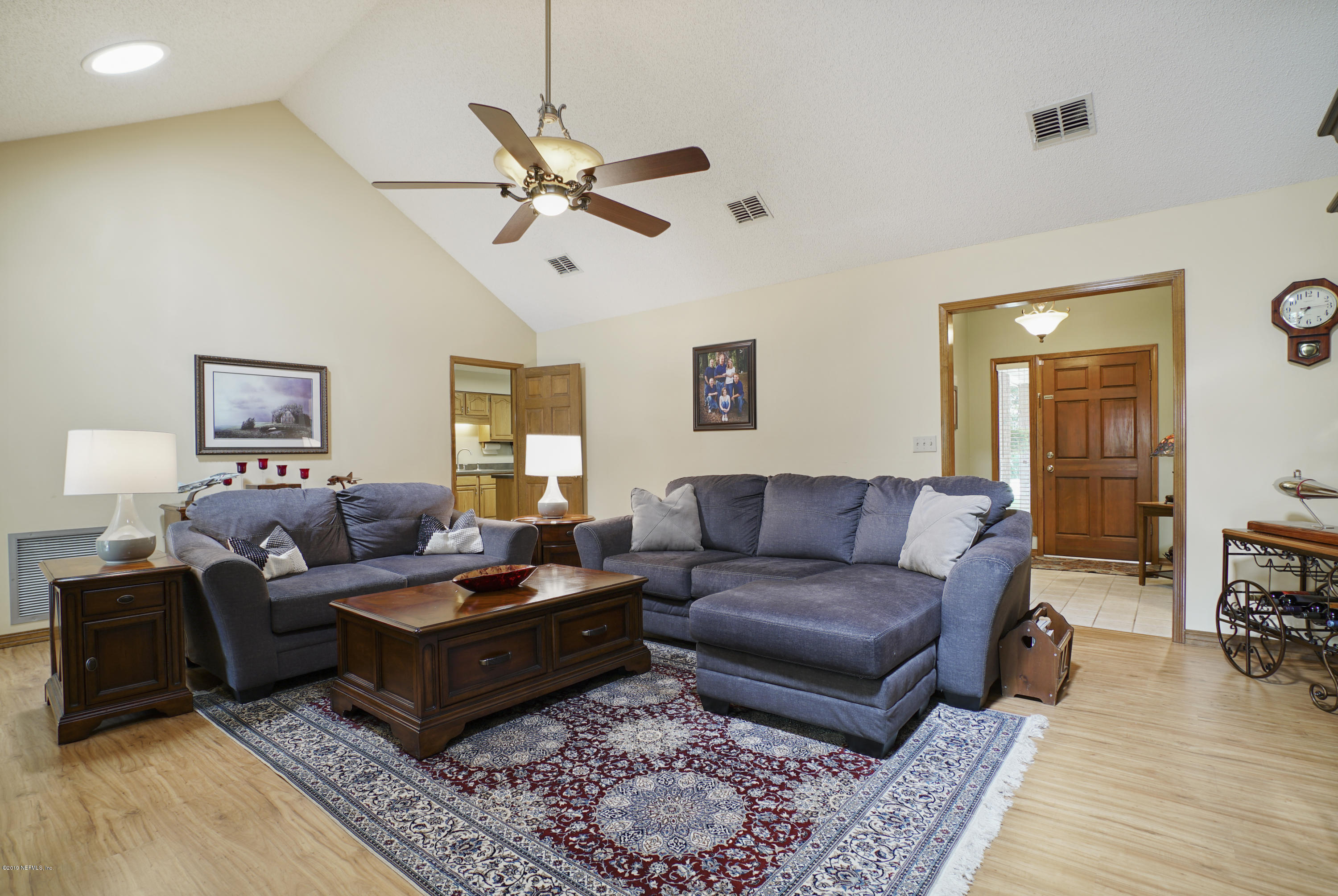3165 Nautilus Road Middleburg, FL 32068 - Photo 9 of 35 a living room with furniture