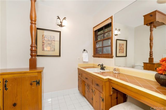 $1,222,000 | 3236 Benda Street, Hollywood Hills East, CA 90068