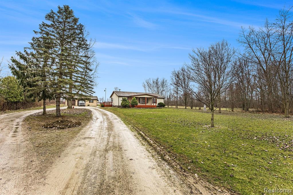 11533 Dunn Road Memphis, MI 48041 - Photo 4 of 25
